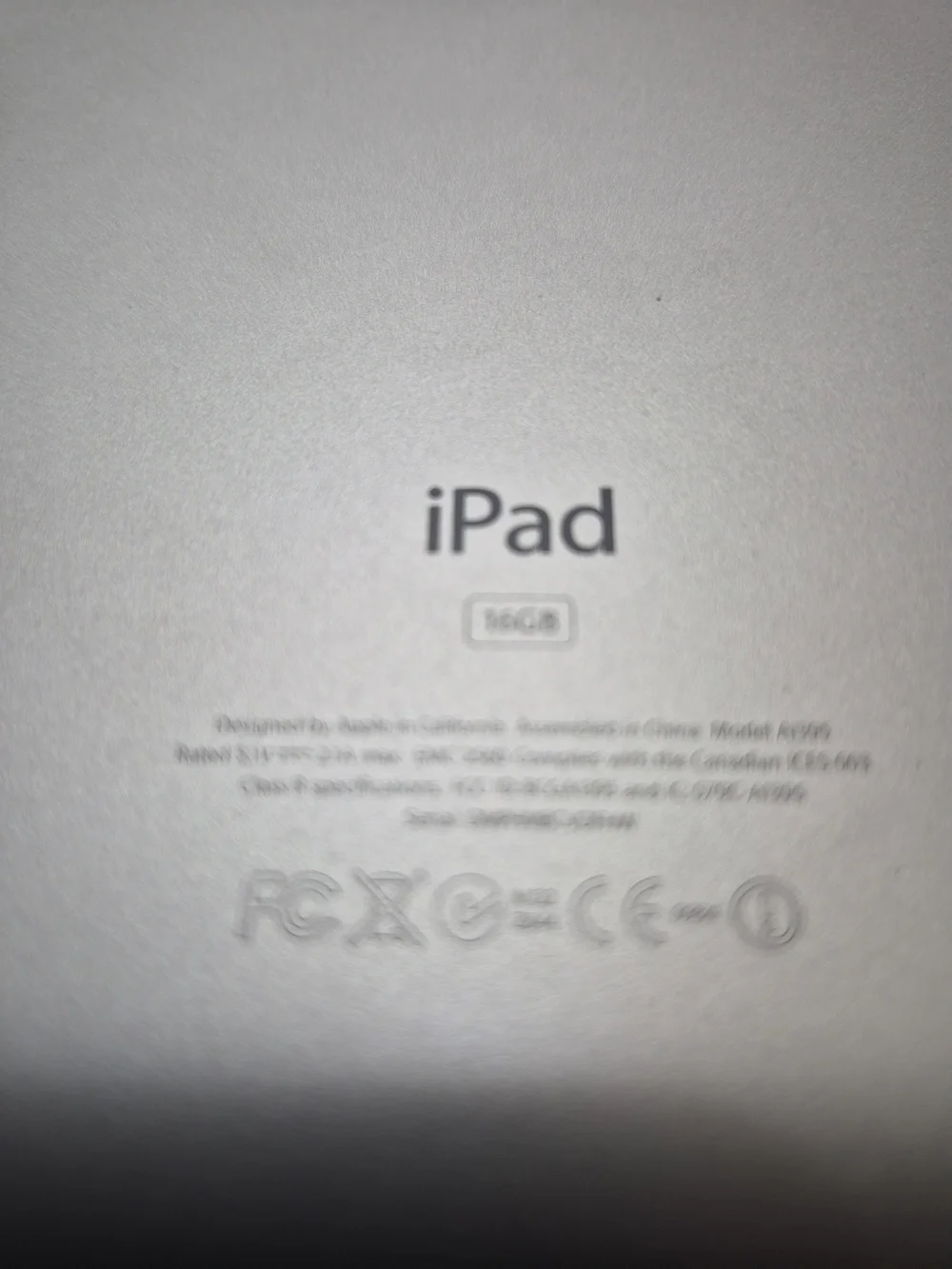 Apple iPad 2nd Gen 16GB, Wi-Fi, 9.7in - [Black] (A1395) iOS 9.3.5 W/Charger EUC